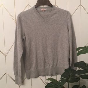 Gray neck sweater
